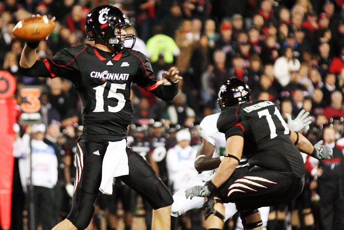 Pike throws 6 TDs in return